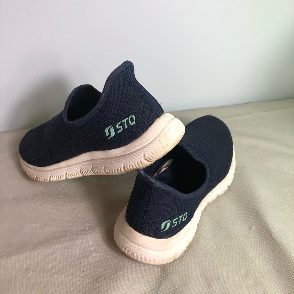 STQ Women Slip on Sneakers Walking Tennis Breathable Athletic Shoes